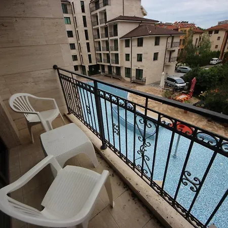 Amadeus Lux - Menada Hotel apartamentowy 3*