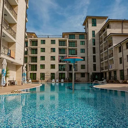 Apartmanhotel Amadeus Lux - Menada